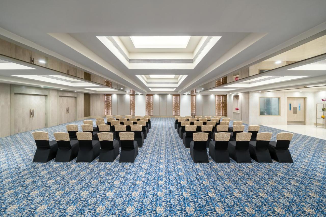 Vivanta Ahmedabad Sg Highway Bagian luar foto