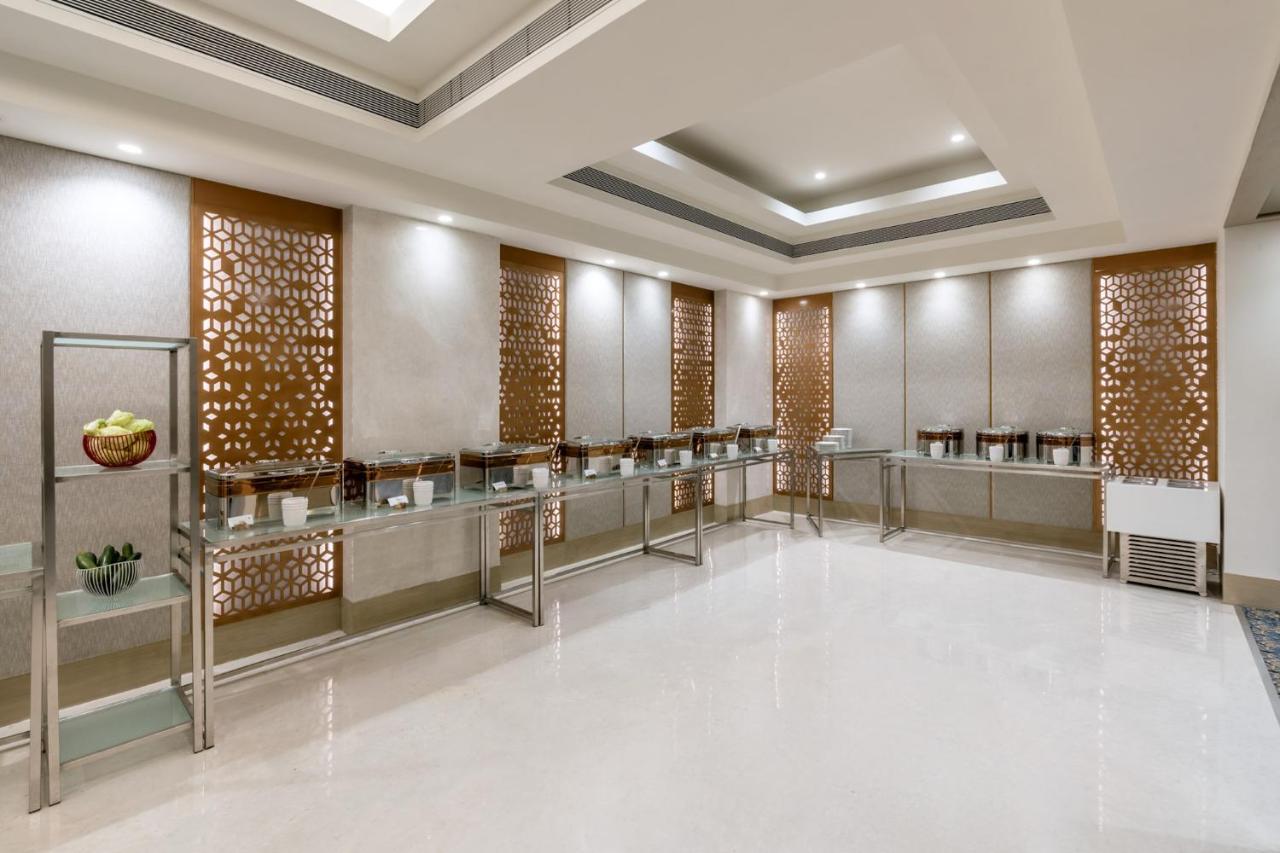 Vivanta Ahmedabad Sg Highway Bagian luar foto
