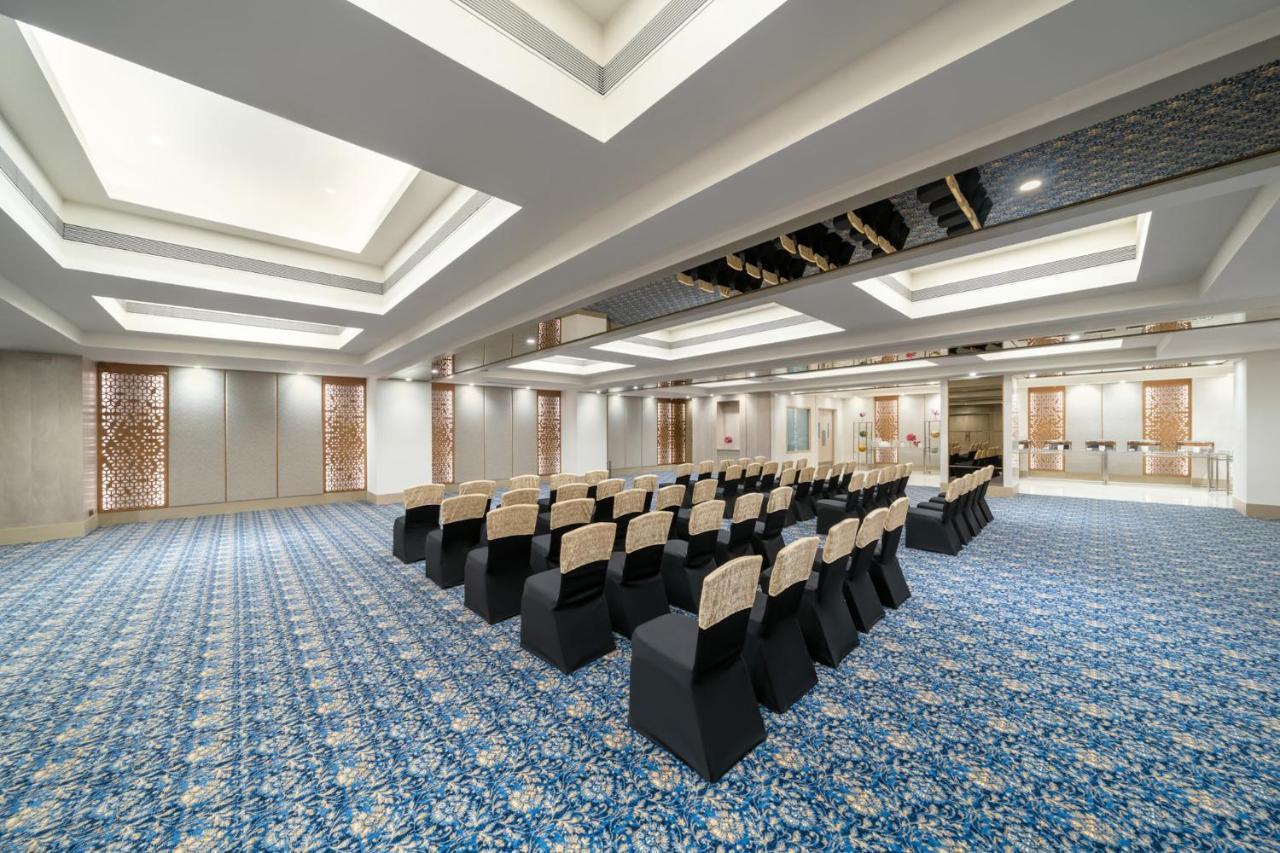 Vivanta Ahmedabad Sg Highway Bagian luar foto