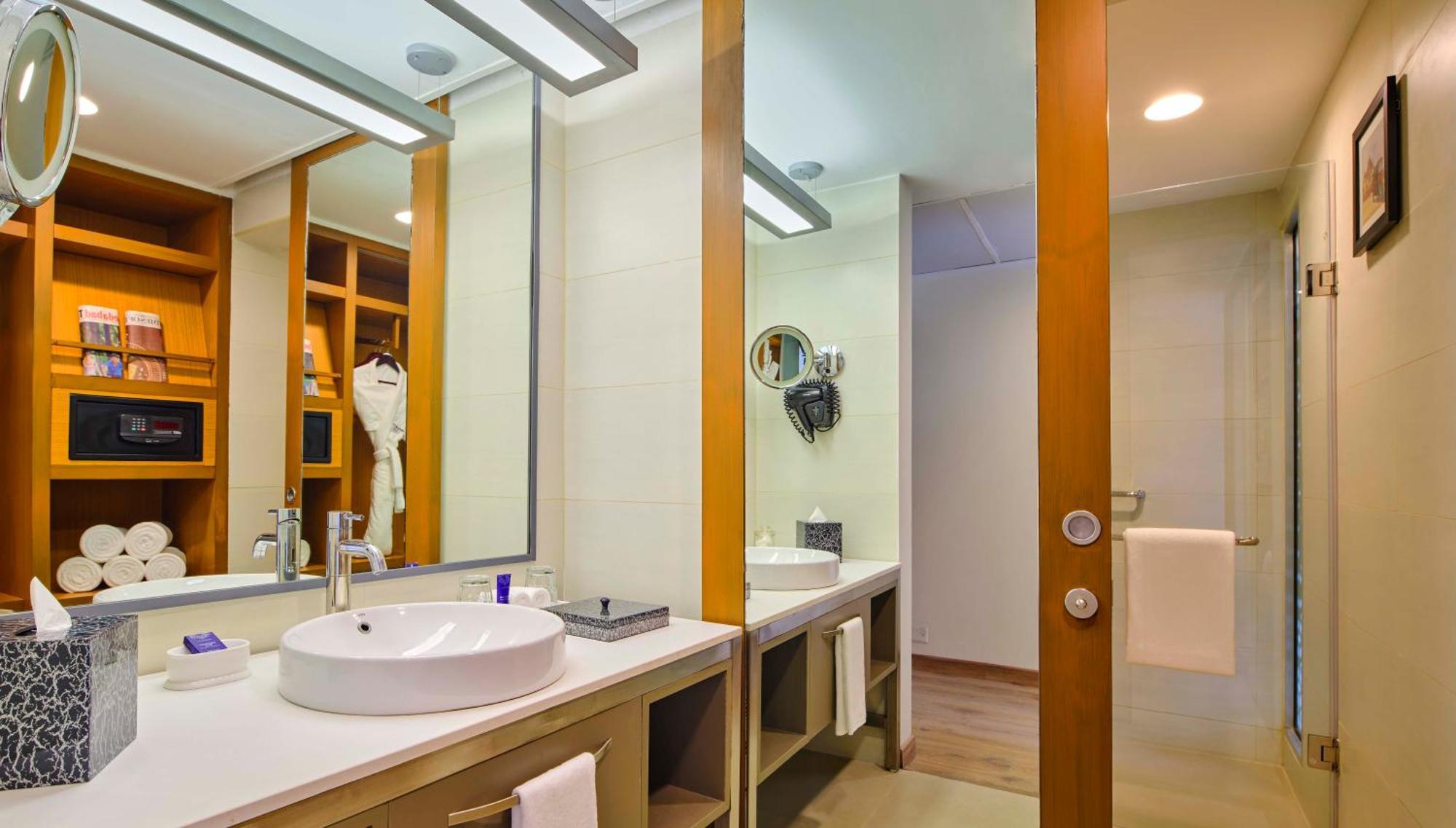 Vivanta Ahmedabad Sg Highway Bagian luar foto