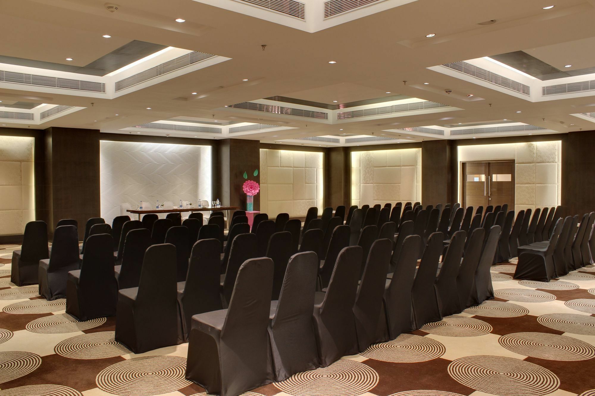 Vivanta Ahmedabad Sg Highway Bagian luar foto