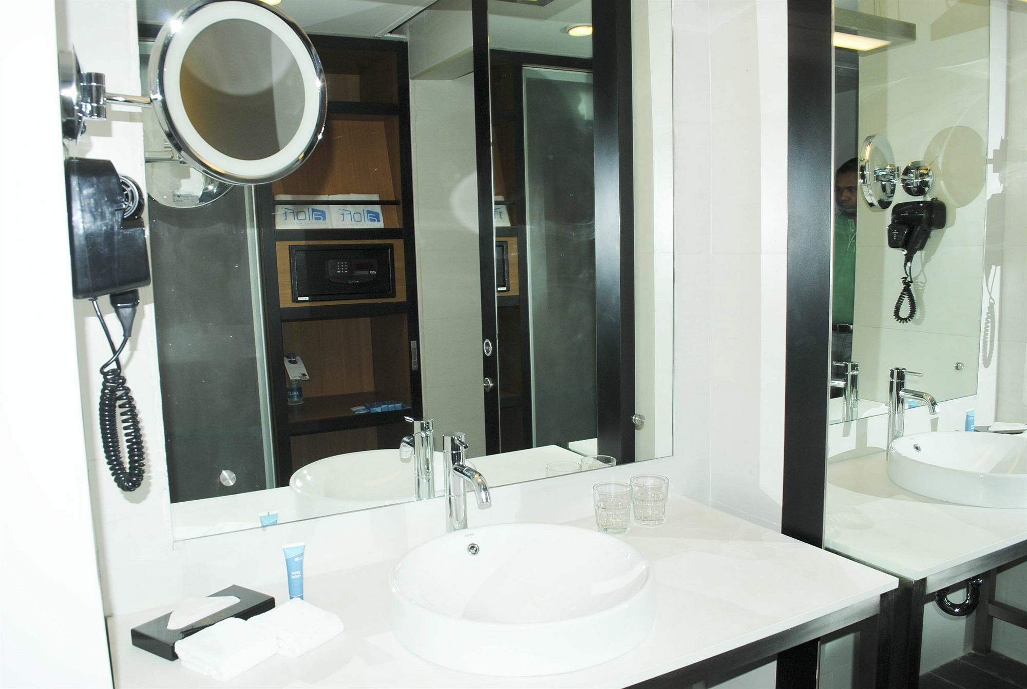 Vivanta Ahmedabad Sg Highway Bagian luar foto